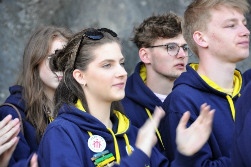 Farnborough students spend Easter in Lourdes